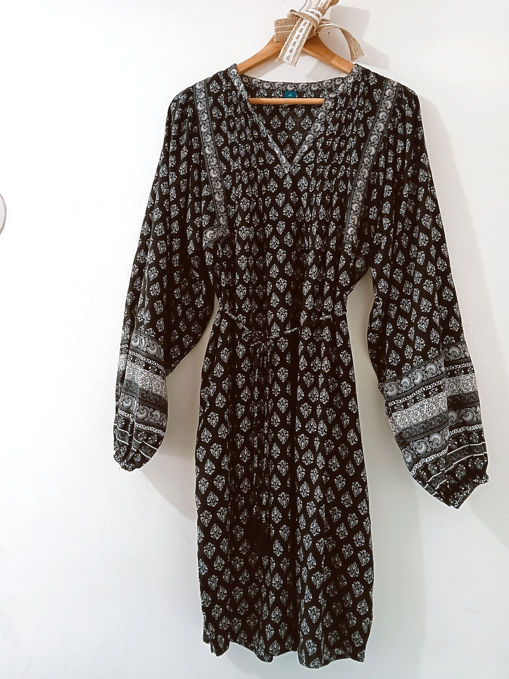 OLD NAVY BLACK V-NECK BALLOON SLEEVE BOHO PRINT TASSEL TIE PEASANT DRESS MEDIUM